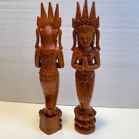 Pair of Hand carved wooden goddesses - Picture 4 of 5